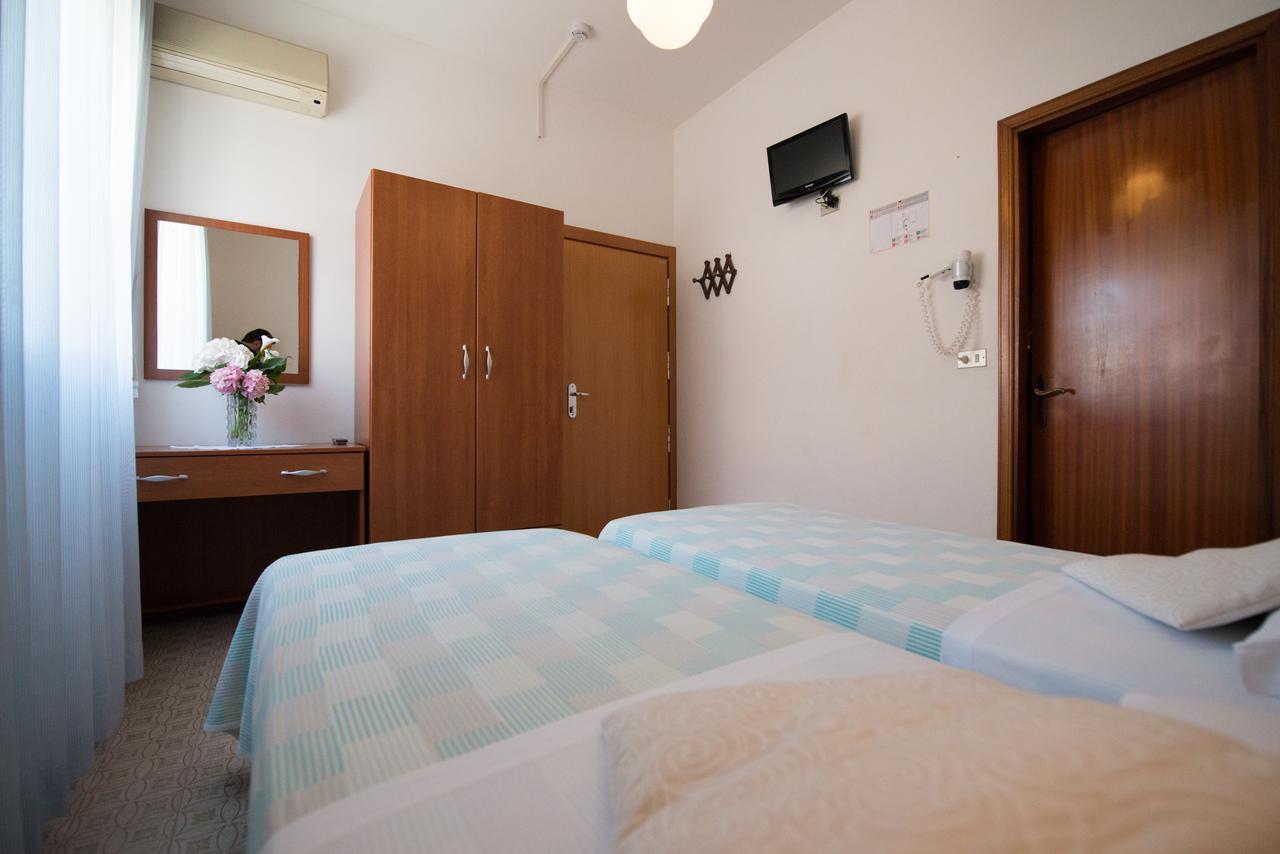Hotel Lem-Casadei Червия Экстерьер фото